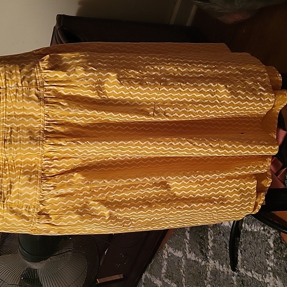 Chevron striped halterback dress. - Picture 4 of 5